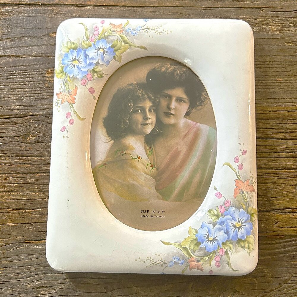 Vintage 90s Off White Puffy Ceramic Floral‎ Oval Photo Frame Botanical Pastel